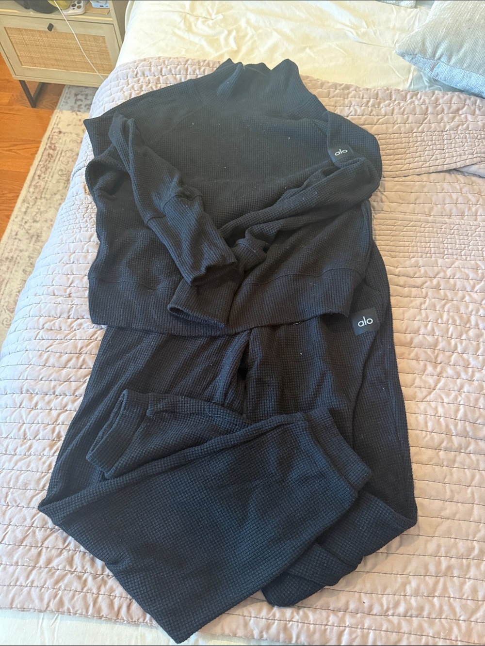 ALO Yoga Men’s Black Turtleneck Waffle Knit Sweater